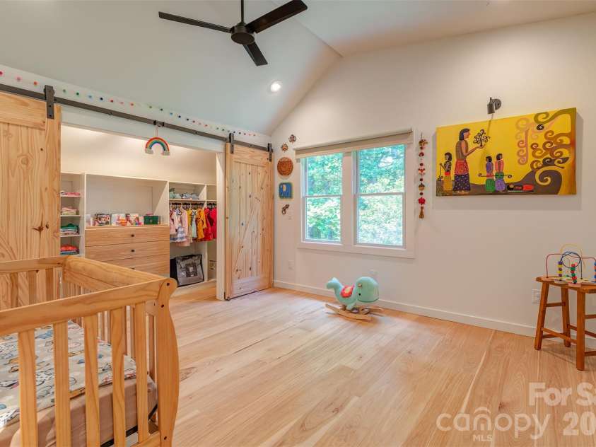 136 Graveyard Road, Fairview, NC 28730.  MLS# CAR4387672, YatesRealty ID 27249. 