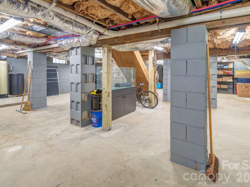 136 Graveyard Road, Fairview, NC 28730.  MLS# CAR4387672, YatesRealty ID 27249. 