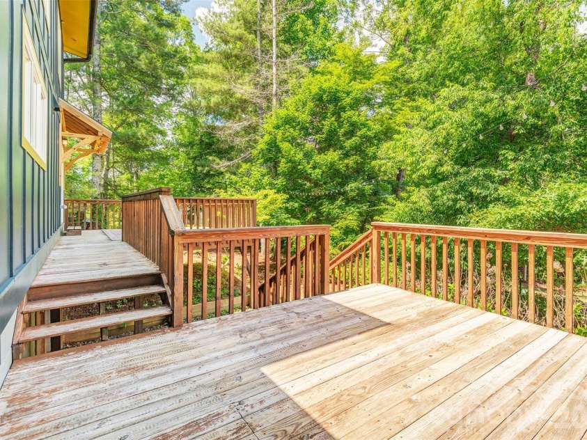 136 Graveyard Road, Fairview, NC 28730.  MLS# CAR4387672, YatesRealty ID 27249. 