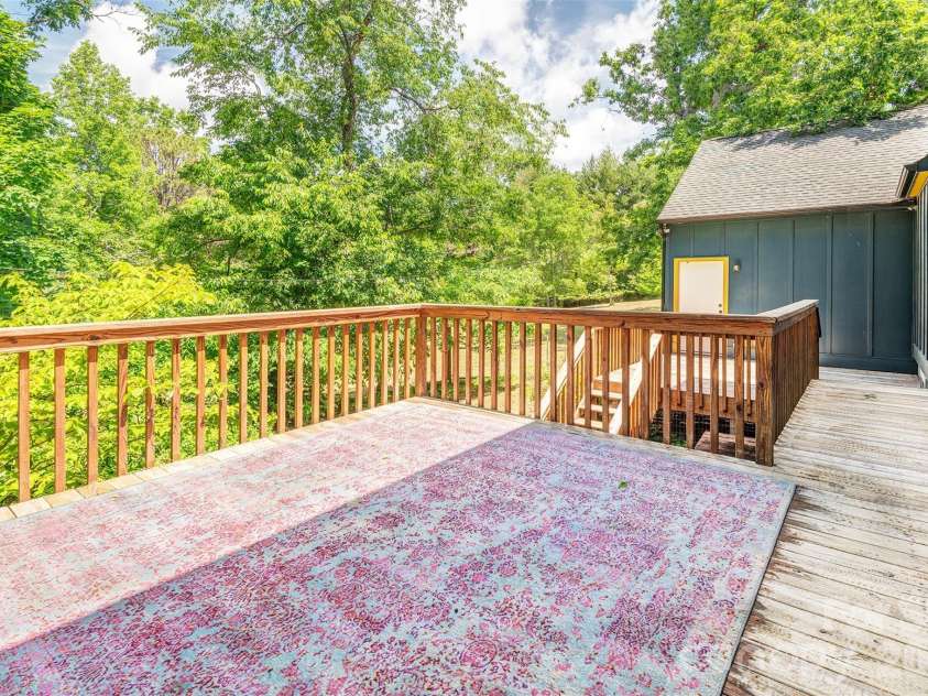 136 Graveyard Road, Fairview, NC 28730.  MLS# CAR4387672, YatesRealty ID 27249. 