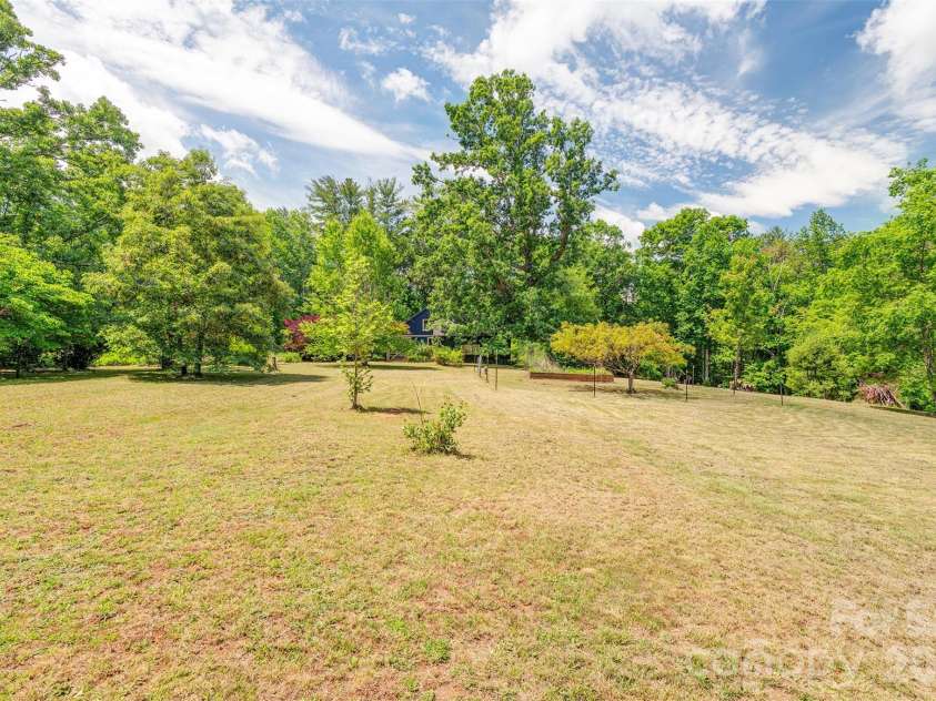 136 Graveyard Road, Fairview, NC 28730.  MLS# CAR4387672, YatesRealty ID 27249. 