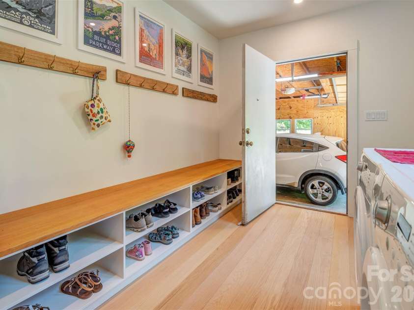 136 Graveyard Road, Fairview, NC 28730.  MLS# CAR4387672, YatesRealty ID 27249. Laundry/Mud room