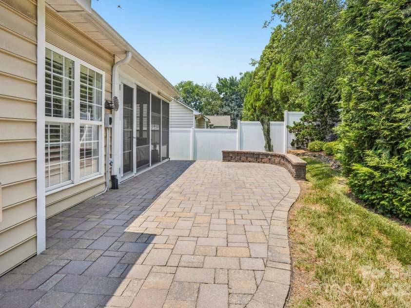 2607 Old Ashworth Lane, Concord, NC 28027.  MLS# CAR4278337, YatesRealty ID 27251. 