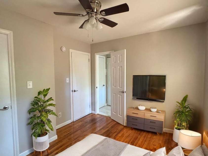 2501 Thornton Road, Charlotte, NC 28208.  MLS# CAR4283254, YatesRealty ID 27253. 