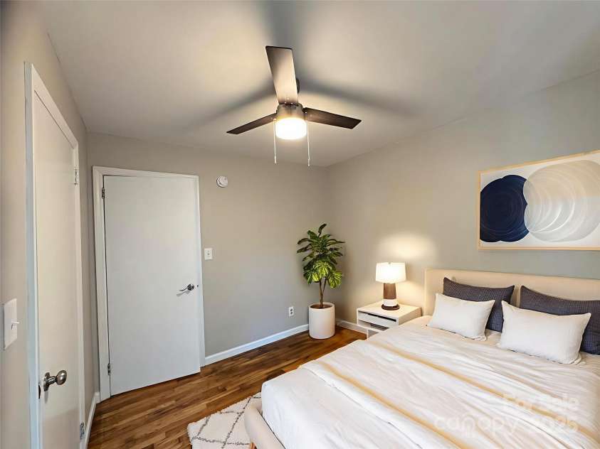 2501 Thornton Road, Charlotte, NC 28208.  MLS# CAR4283254, YatesRealty ID 27253. 
