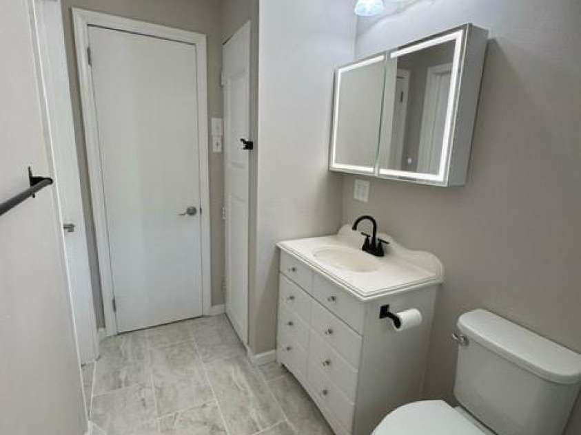 2501 Thornton Road, Charlotte, NC 28208.  MLS# CAR4283254, YatesRealty ID 27253. 
