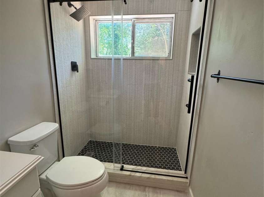2501 Thornton Road, Charlotte, NC 28208.  MLS# CAR4283254, YatesRealty ID 27253. 