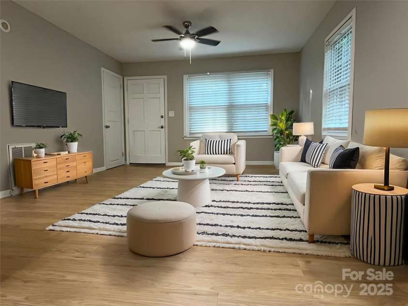2501 Thornton Road, Charlotte, NC 28208.  MLS# CAR4283254, YatesRealty ID 27253. 