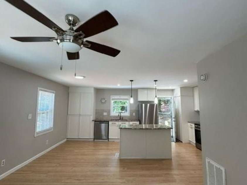 2501 Thornton Road, Charlotte, NC 28208.  MLS# CAR4283254, YatesRealty ID 27253. 