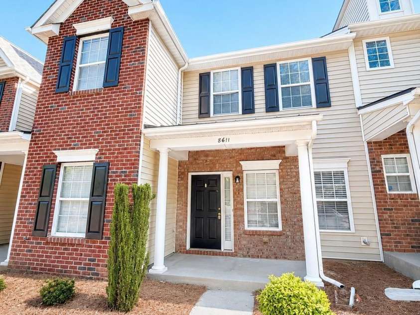 8611 Wandering Creek Way, Charlotte, NC 28227.  MLS# CAR4385834, YatesRealty ID 27253. 