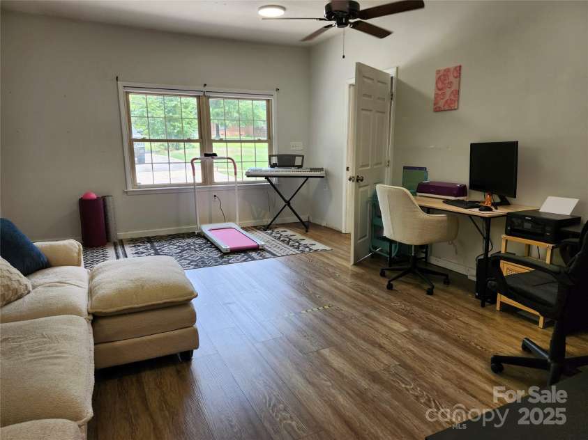 1658 Oakdale Drive, Lancaster, SC 29720.  MLS# CAR4283373, YatesRealty ID 27254. 