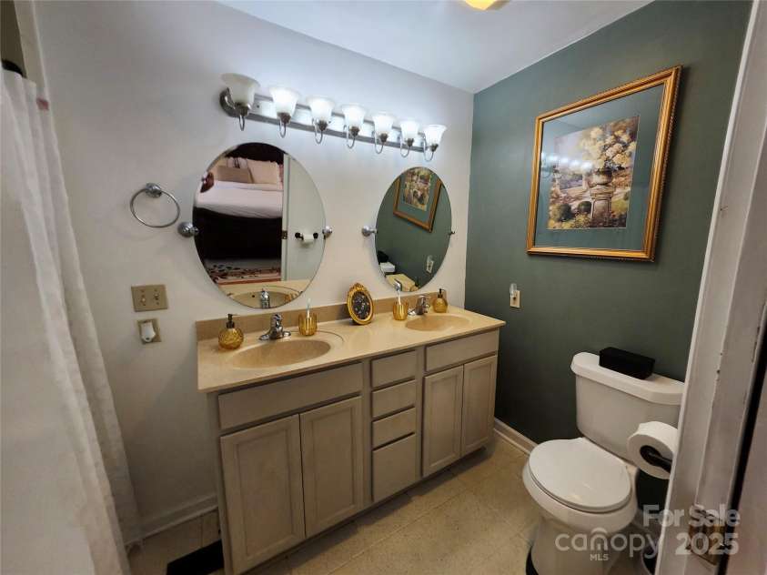 1658 Oakdale Drive, Lancaster, SC 29720.  MLS# CAR4283373, YatesRealty ID 27254. 