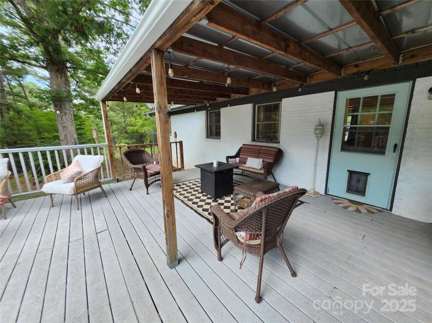 1658 Oakdale Drive, Lancaster, SC 29720.  MLS# CAR4283373, YatesRealty ID 27254. 