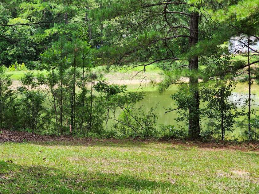 1658 Oakdale Drive, Lancaster, SC 29720.  MLS# CAR4283373, YatesRealty ID 27254. 