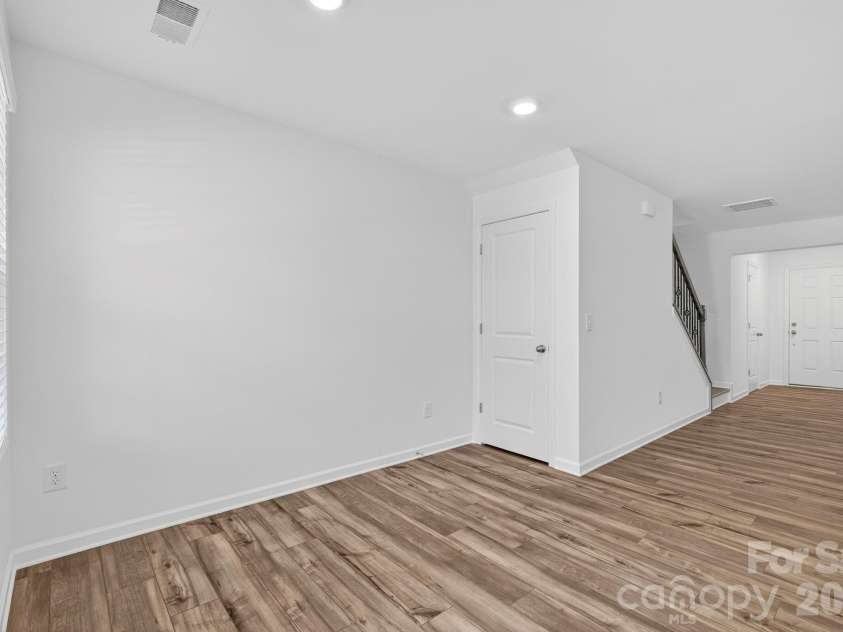 490 Sand Dunes Drive, Kannapolis, NC 28081.  MLS# CAR4371163, YatesRealty ID 27254. 