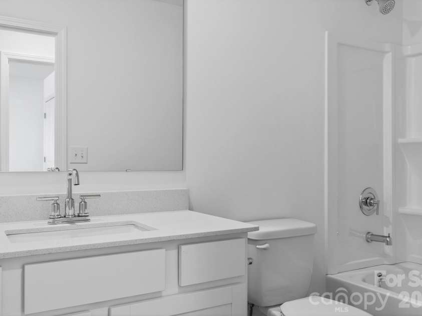 490 Sand Dunes Drive, Kannapolis, NC 28081.  MLS# CAR4371163, YatesRealty ID 27254. Secondary bathroom