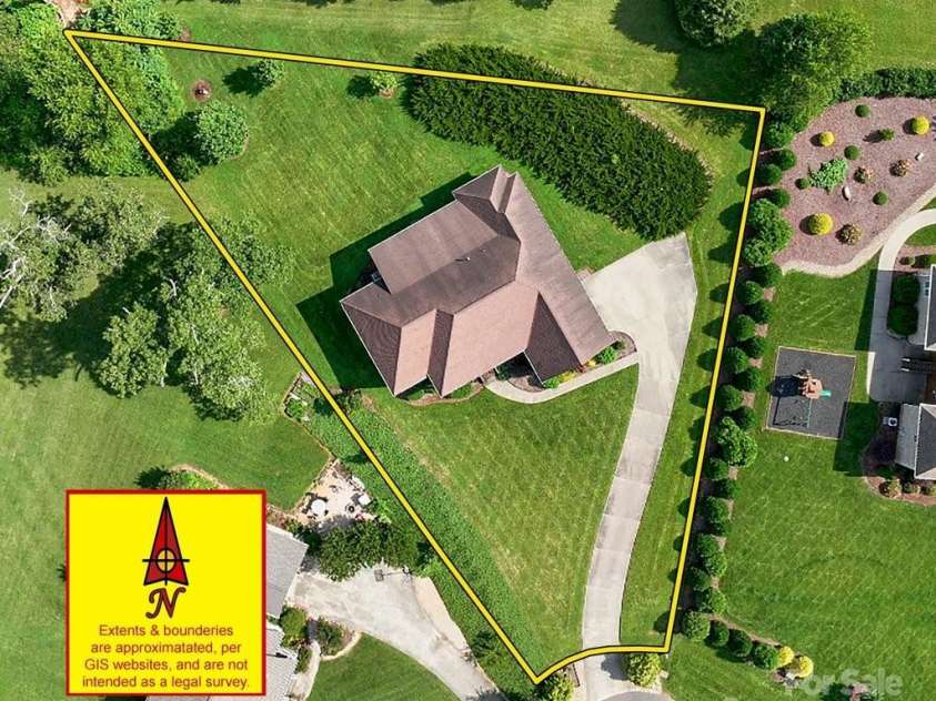 4004 3rd Court, Morganton, NC 28655.  MLS# CAR4269854, YatesRealty ID 27255. 