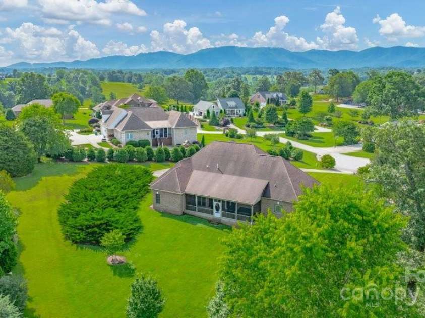 4004 3rd Court, Morganton, NC 28655.  MLS# CAR4269854, YatesRealty ID 27255. 