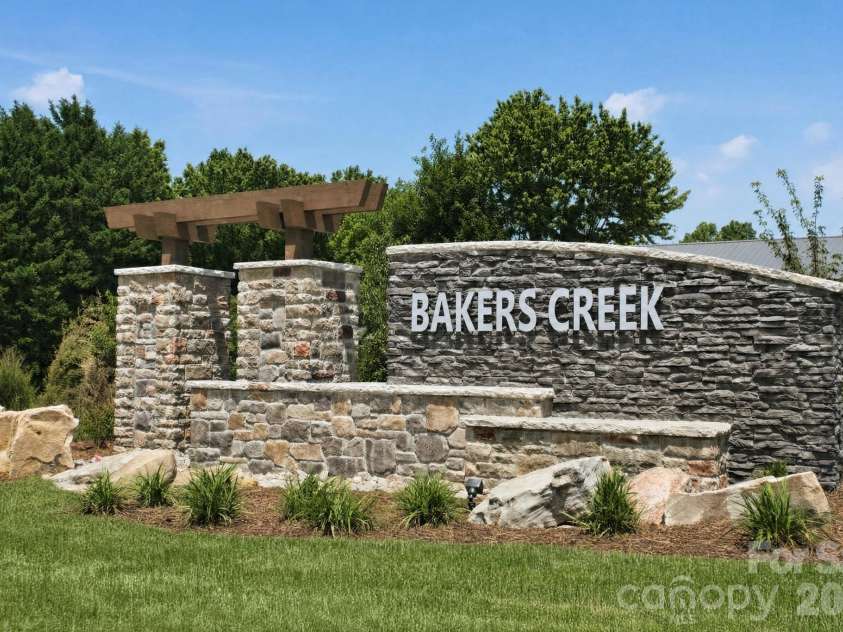 472 Sand Dunes Drive, Kannapolis, NC 28081.  MLS# CAR4387926, YatesRealty ID 27255. 