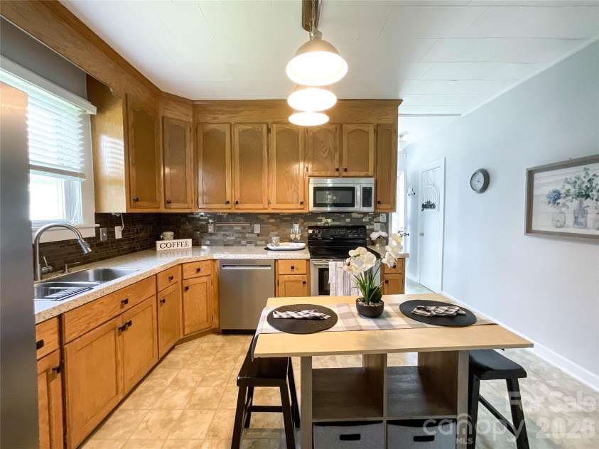 1616 Perfection Avenue, Belmont, NC 28012.  MLS# CAR4388571, YatesRealty ID 27256. 