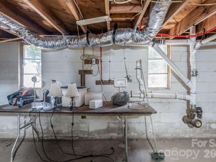 106 Aloha Circle Extension, Candler, NC 28715.  MLS# CAR4385168, YatesRealty ID 27258. 