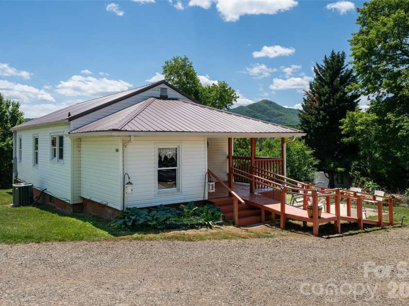 106 Aloha Circle Extension, Candler, NC 28715.  MLS# CAR4385168, YatesRealty ID 27258. Exterior