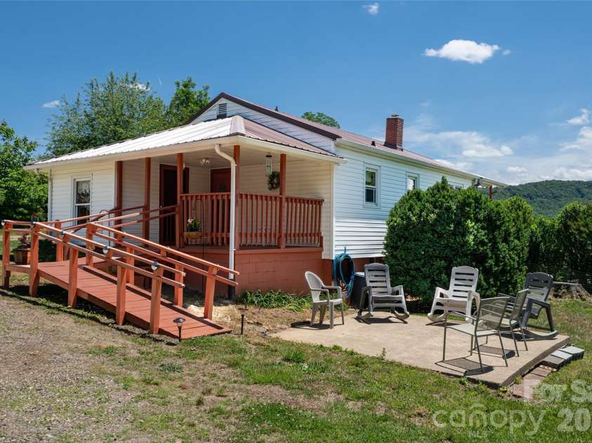 106 Aloha Circle Extension, Candler, NC 28715.  MLS# CAR4385168, YatesRealty ID 27258. Exterior