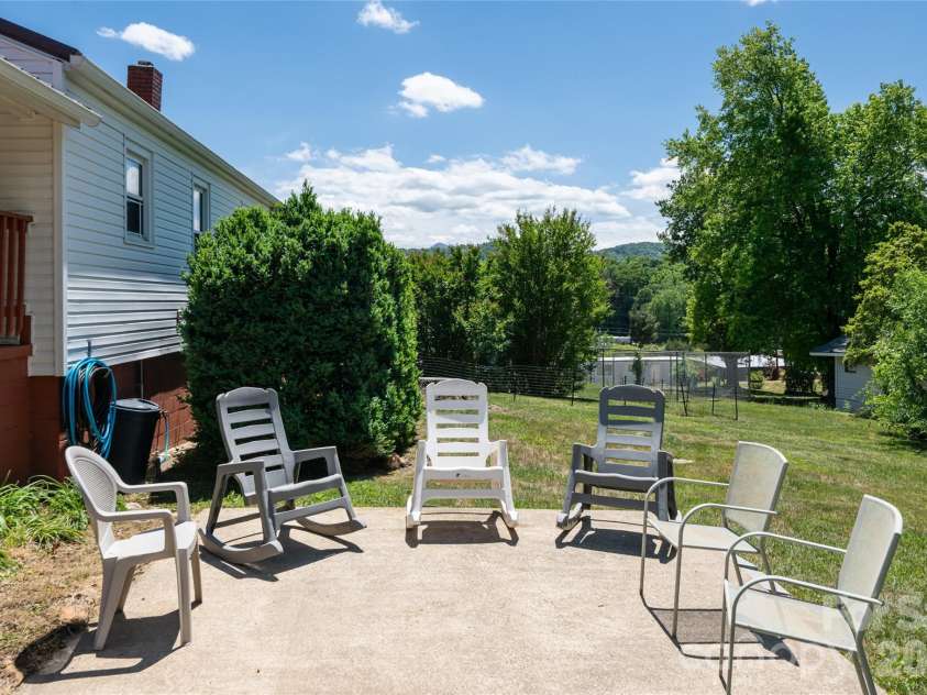 106 Aloha Circle Extension, Candler, NC 28715.  MLS# CAR4385168, YatesRealty ID 27258. Patio are with views