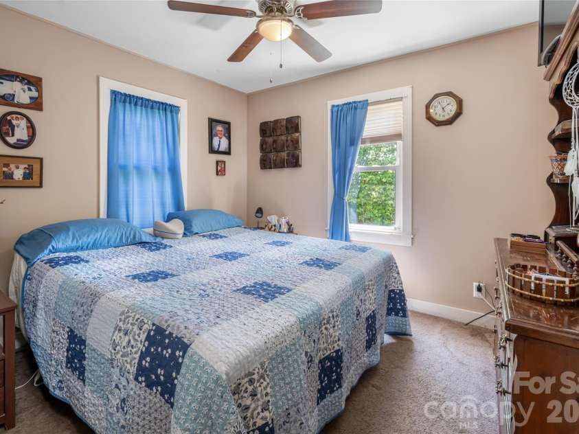 106 Aloha Circle Extension, Candler, NC 28715.  MLS# CAR4385168, YatesRealty ID 27258. Primary Bedroom