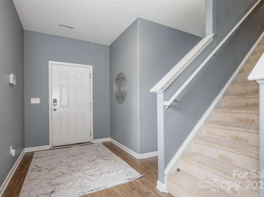7209 Cuddington Drive, Charlotte, NC 28215.  MLS# CAR4265901, YatesRealty ID 27258. 