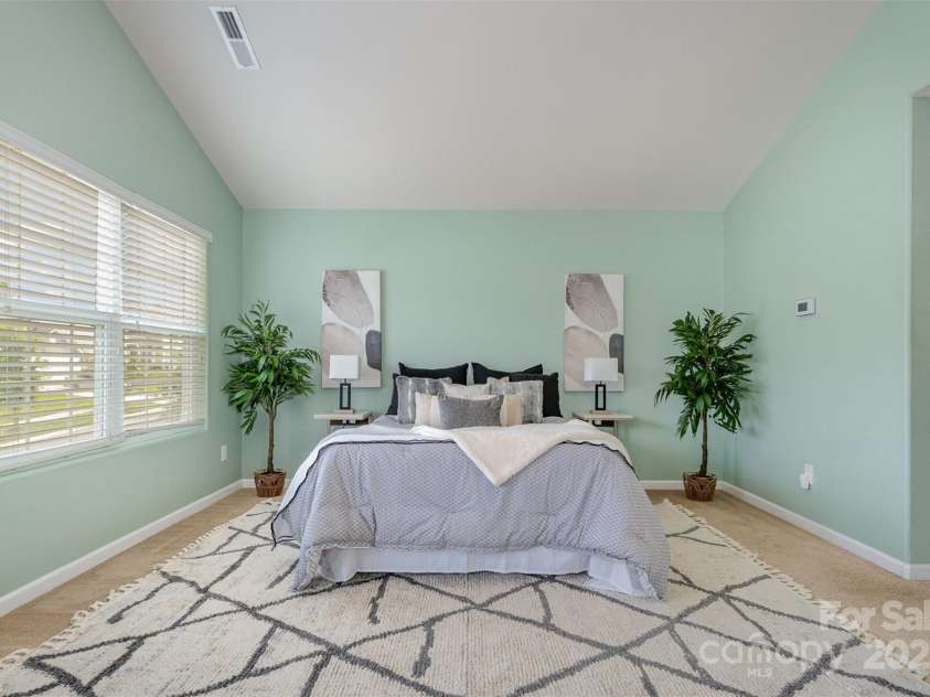 7209 Cuddington Drive, Charlotte, NC 28215.  MLS# CAR4265901, YatesRealty ID 27258. 