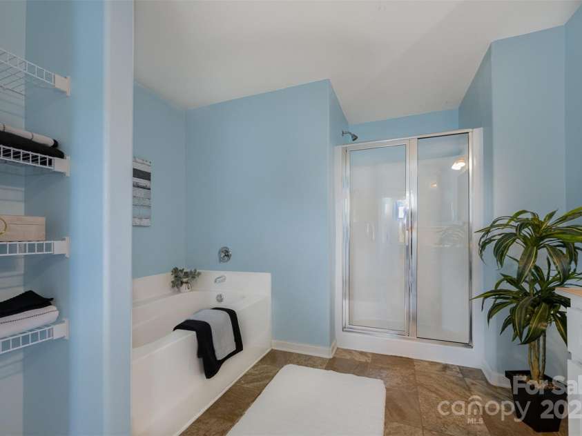 7209 Cuddington Drive, Charlotte, NC 28215.  MLS# CAR4265901, YatesRealty ID 27258. 