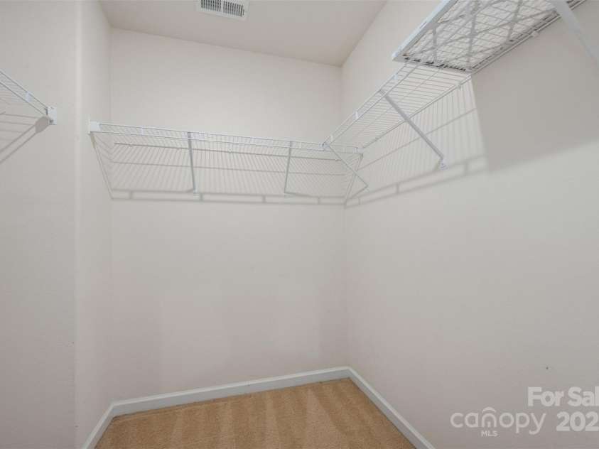 7209 Cuddington Drive, Charlotte, NC 28215.  MLS# CAR4265901, YatesRealty ID 27258. 