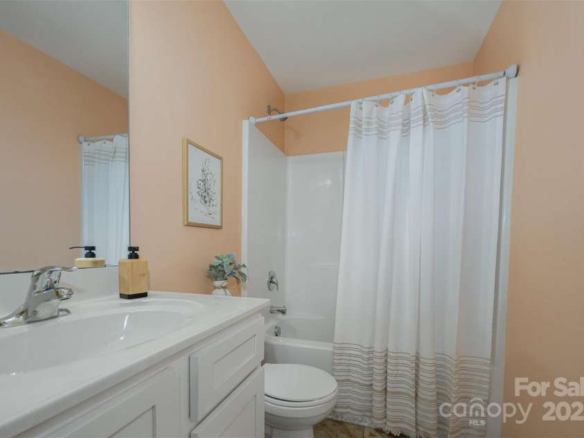 7209 Cuddington Drive, Charlotte, NC 28215.  MLS# CAR4265901, YatesRealty ID 27258. 