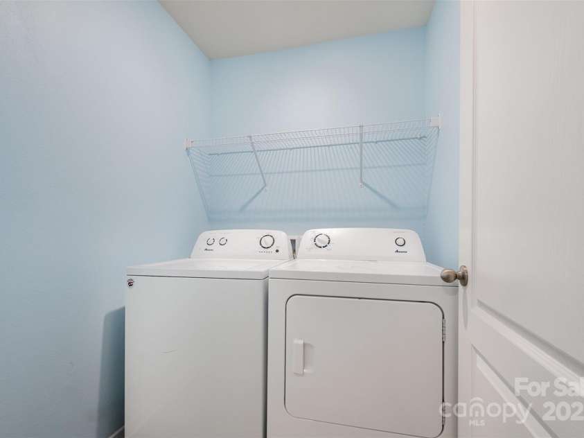 7209 Cuddington Drive, Charlotte, NC 28215.  MLS# CAR4265901, YatesRealty ID 27258. 