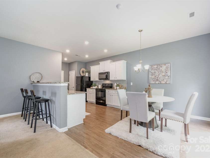 7209 Cuddington Drive, Charlotte, NC 28215.  MLS# CAR4265901, YatesRealty ID 27258. 