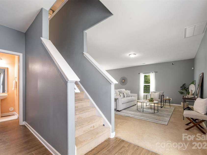 7209 Cuddington Drive, Charlotte, NC 28215.  MLS# CAR4265901, YatesRealty ID 27258. 