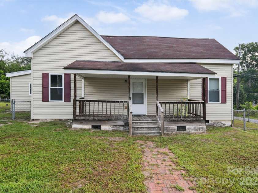 106 Safie Third Street, Rockingham, NC 28379.  MLS# CAR4280213, YatesRealty ID 27259. 