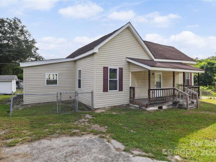 106 Safie Third Street, Rockingham, NC 28379.  MLS# CAR4280213, YatesRealty ID 27259. 