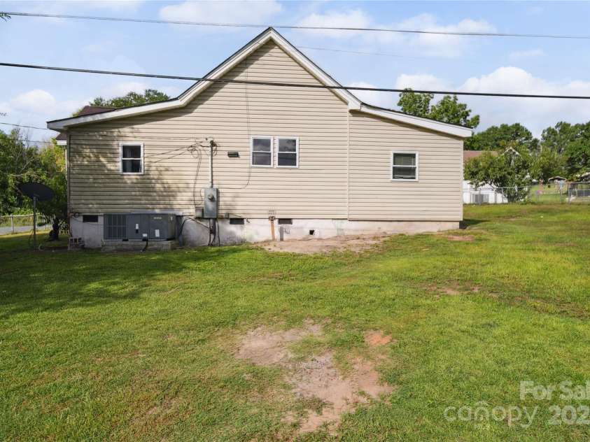 106 Safie Third Street, Rockingham, NC 28379.  MLS# CAR4280213, YatesRealty ID 27259. 