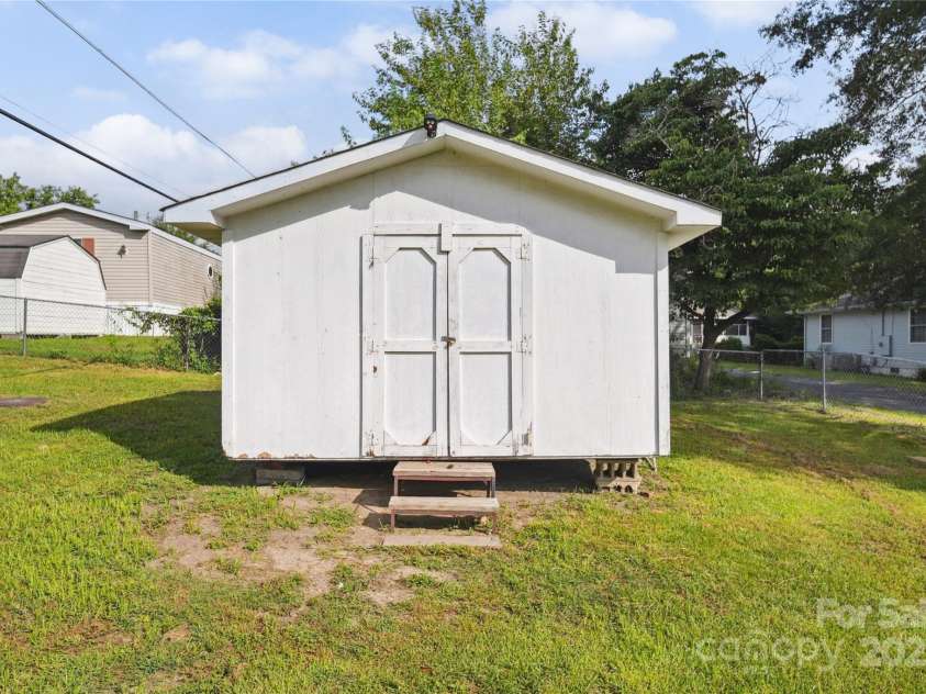 106 Safie Third Street, Rockingham, NC 28379.  MLS# CAR4280213, YatesRealty ID 27259. 