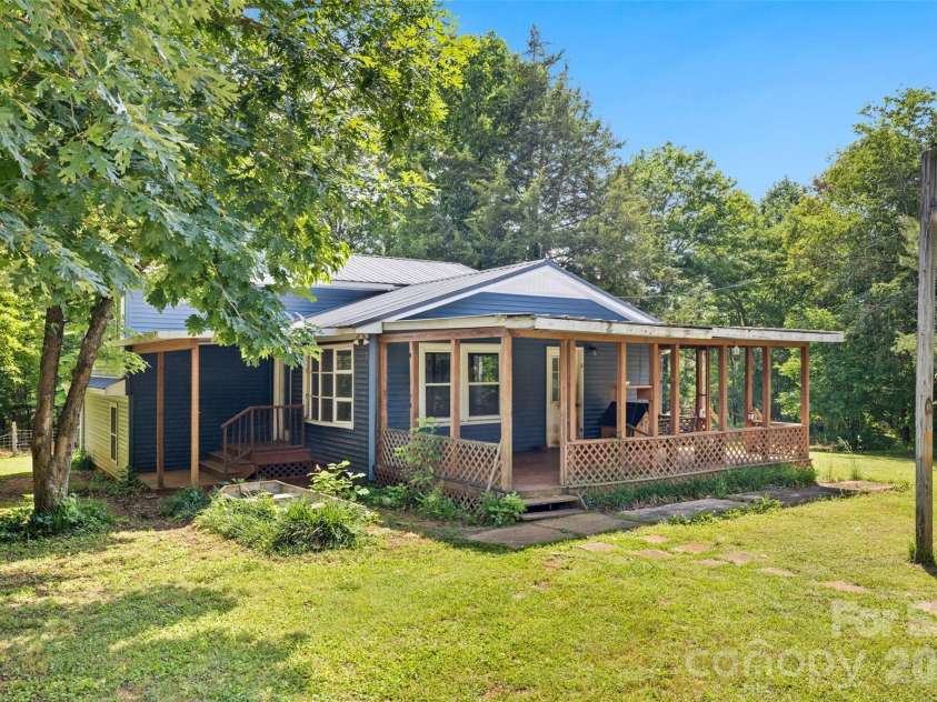 233 Orindawood Drive, McConnells, SC 29726.  MLS# CAR4385991, YatesRealty ID 27259. 
