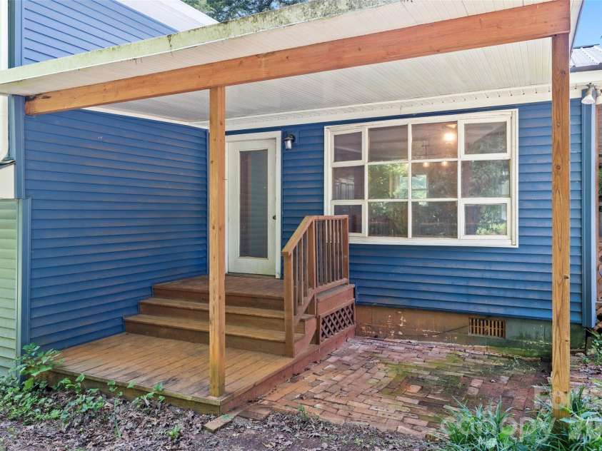 233 Orindawood Drive, McConnells, SC 29726.  MLS# CAR4385991, YatesRealty ID 27259. 