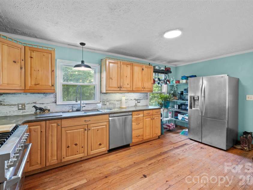 233 Orindawood Drive, McConnells, SC 29726.  MLS# CAR4385991, YatesRealty ID 27259. 