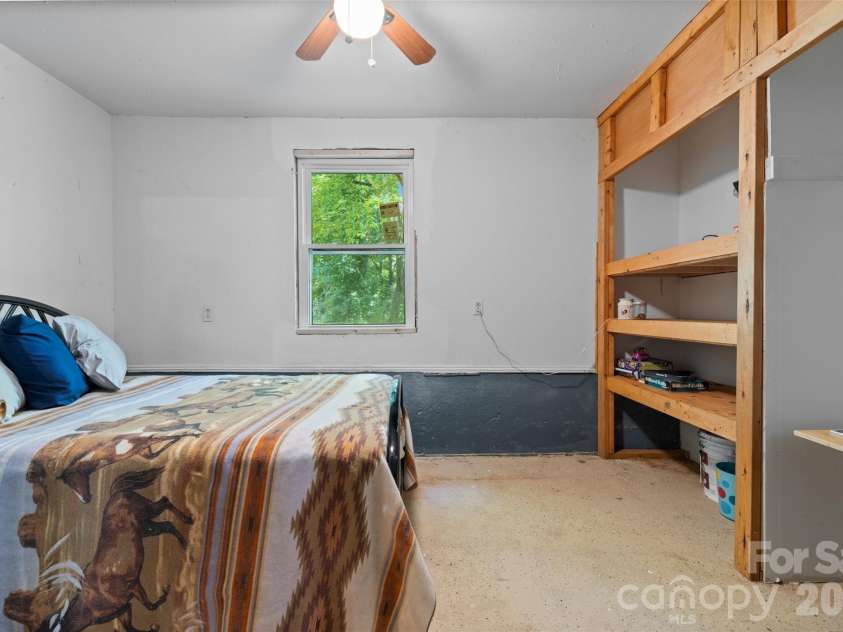 233 Orindawood Drive, McConnells, SC 29726.  MLS# CAR4385991, YatesRealty ID 27259. 
