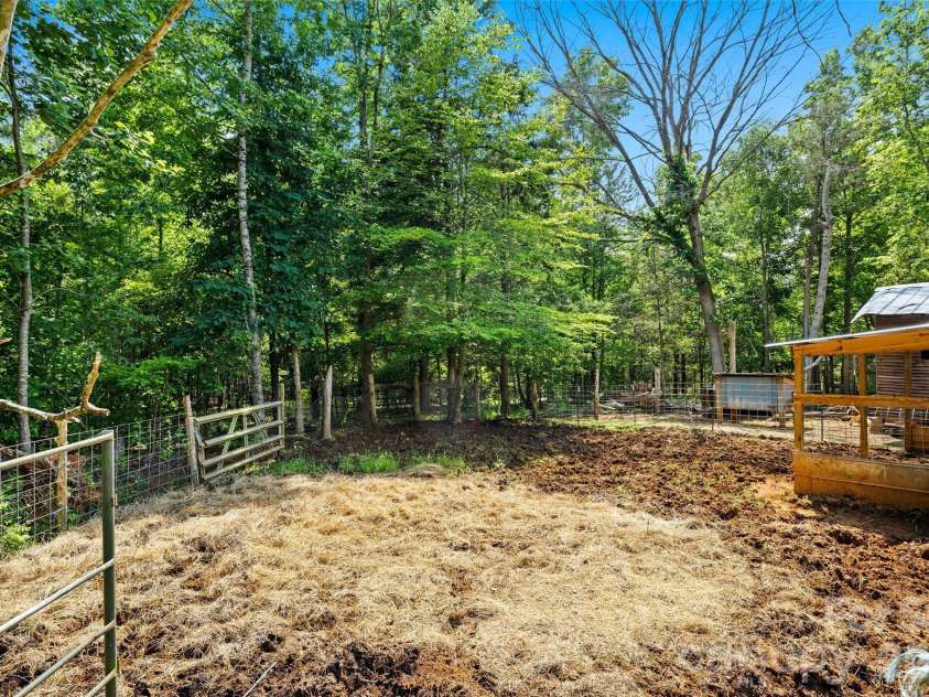233 Orindawood Drive, McConnells, SC 29726.  MLS# CAR4385991, YatesRealty ID 27259. 