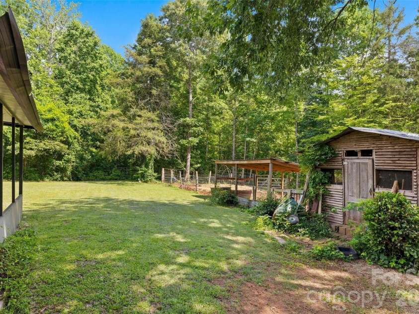 233 Orindawood Drive, McConnells, SC 29726.  MLS# CAR4385991, YatesRealty ID 27259. 