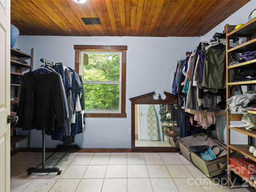 233 Orindawood Drive, McConnells, SC 29726.  MLS# CAR4385991, YatesRealty ID 27259. Primary Closet