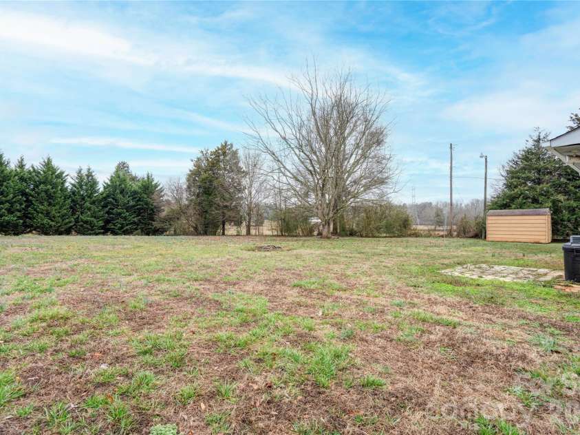 113 Hicks Road, Grover, NC 28073.  MLS# CAR4352616, YatesRealty ID 2726. 