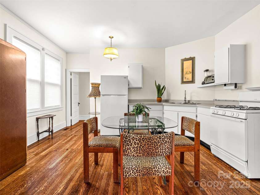 12 Bearden Avenue, Asheville, NC 28801.  MLS# CAR4331679, YatesRealty ID 2726. 